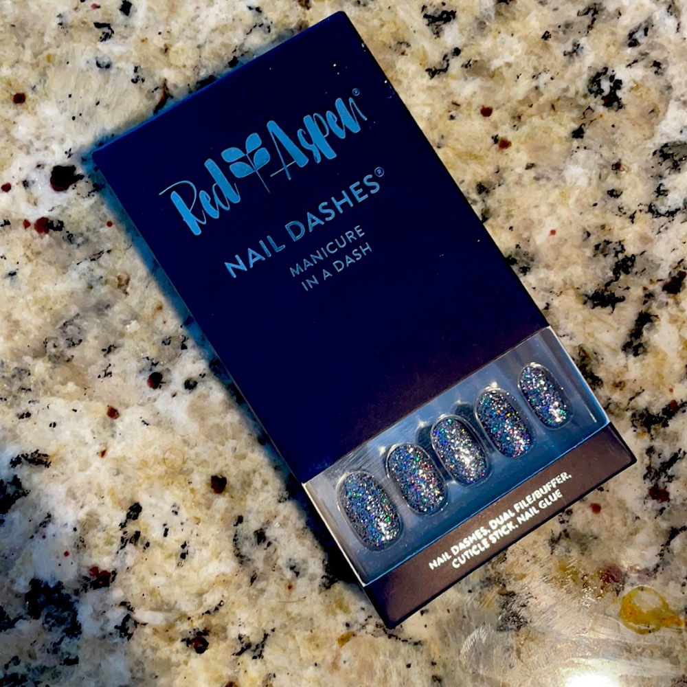 Red Aspen Nail Dashes “skylar skis black diamonds”